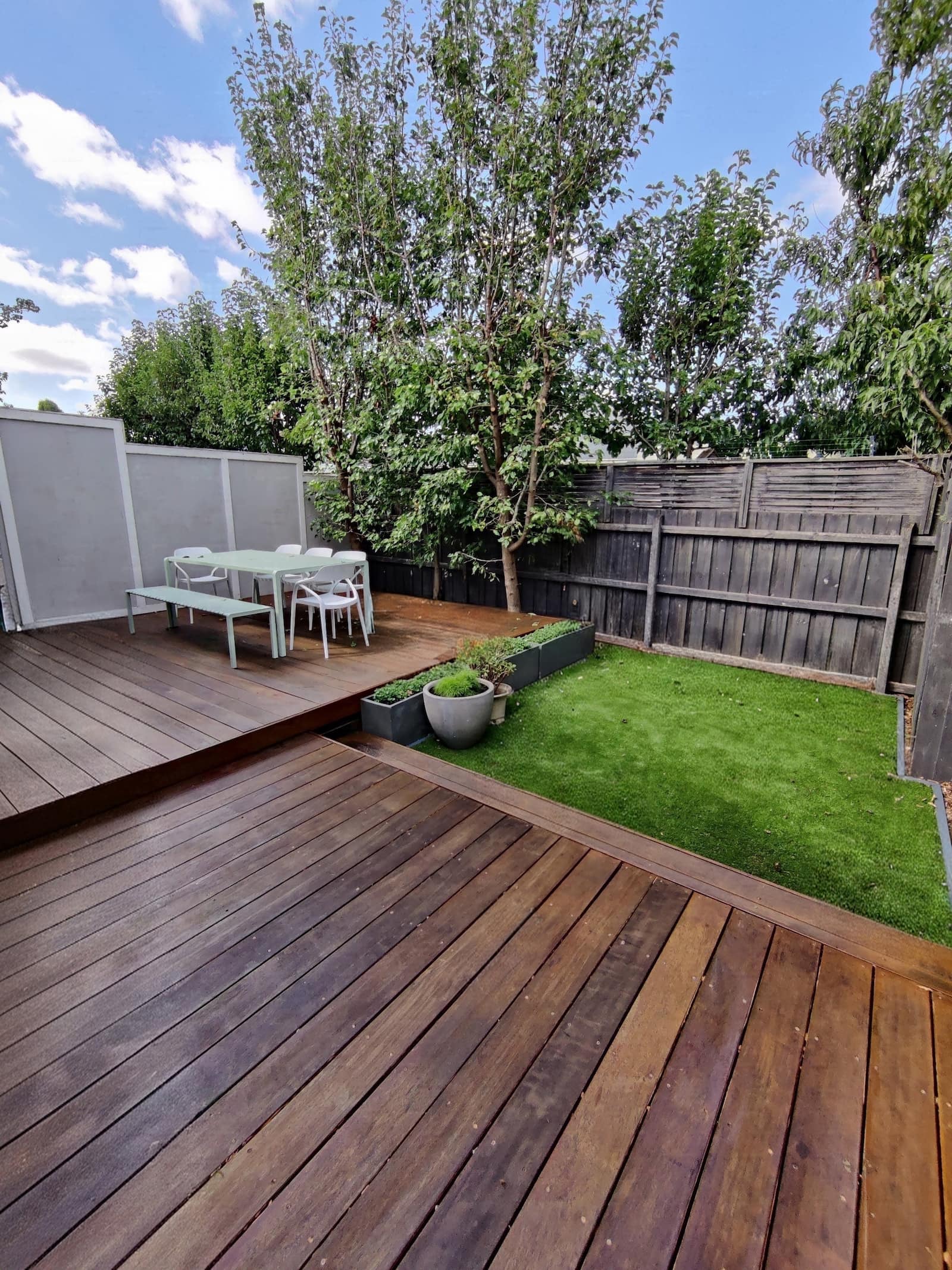 Timber deck and turf entertaining area